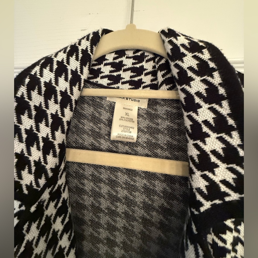 Max Studio Black and White Houndstooth Sweater Blazer - Picture 2 of 4